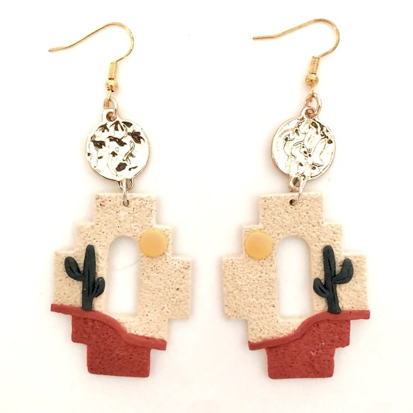 Jewelry - Handmade southwestern scenic desert earrings